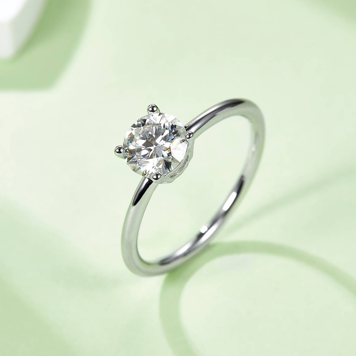 Classic round S925 silver plated platinum moissanite women's ring 1.0 carat D-grade